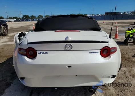 2025 Mazda Mx-5 Miata Club z USA, uszkodzony, nr VIN JM1NDAC76S0656201